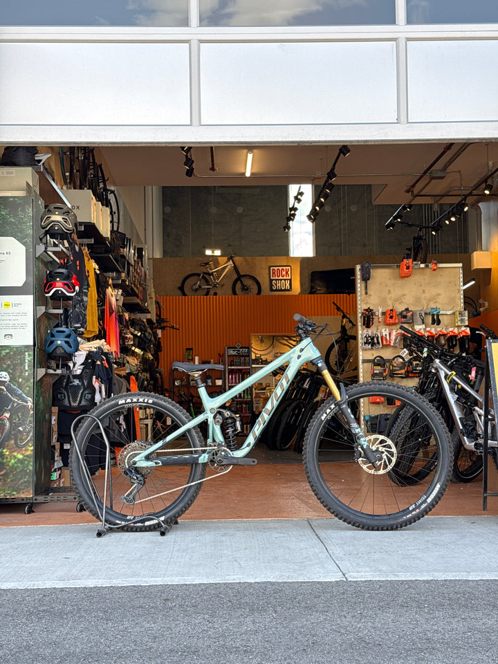 Pivot Mach 6 Medium Green- Brunch Ride