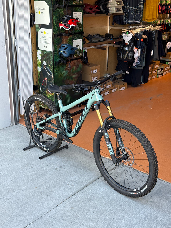 Pivot Mach 6 Medium Green- Brunch Ride