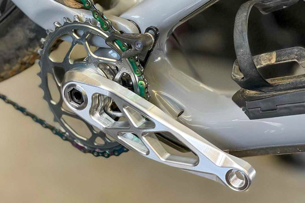 5DEV R-SPEC Trail Enduro Cranks Chrome on bike view